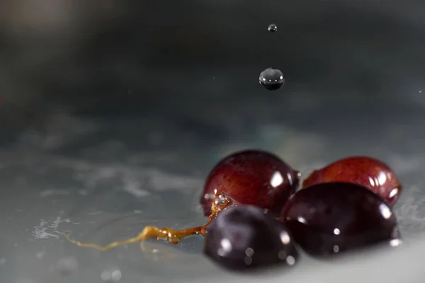 Trauben Sind Früchte Der Weinrebe Einzelne Früchte Werden Traubenbeeren Genannt — Stockfoto