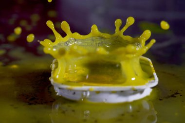 Sanatsal boya suluboya ile