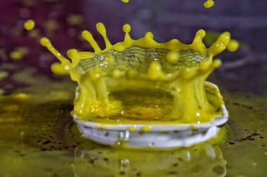 Sanatsal boya suluboya ile