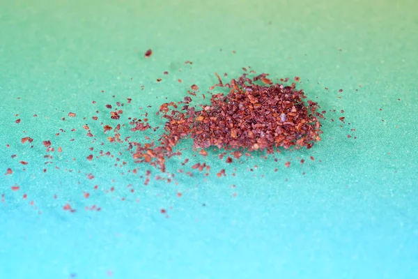 Sumac Especia Con Lente Macro Fotografiado Contra Gradiente Colores Estudio — Foto de Stock