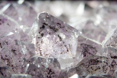 Quartz ayrıca stüdyoda Marco modunda siyah arkaplan önünde çekilen Deep Quartz 'ı çağırdı.                            