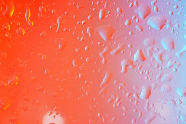   Stüdyoda el feneriyle çekilen grafiksel elementler                             