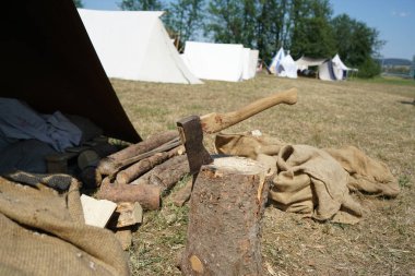 Almanya 'da bir ortaçağ festivalinde kamp hayatı izlenimi