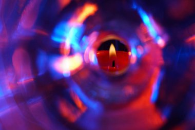 Fotoğraf makinesi, stüdyodaki en iyi cam kesiminden yapılmıştır.                        