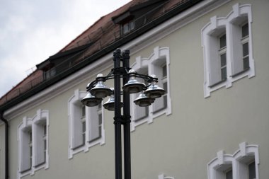 Straubing, ortaçağ mimarisi ile iyi korunmuş eski bir kasabası olan Aşağı Bavyera şehri.