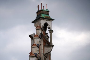 Straubing, ortaçağ mimarisi ile iyi korunmuş eski bir kasabası olan Aşağı Bavyera şehri.