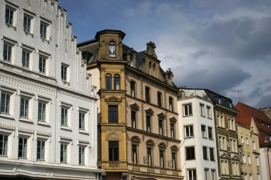 Straubing, ortaçağ mimarisi ile iyi korunmuş eski bir kasabası olan Aşağı Bavyera şehri.