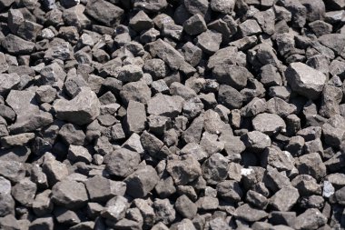 Bazalt, diabase veya granit demiryolu inşaatı için çok uygundur.