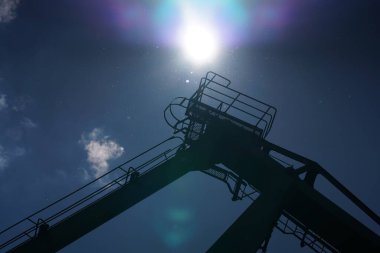 Bavyera 'daki Tuna' da bir sanayi limanında çekilen Crane,                     