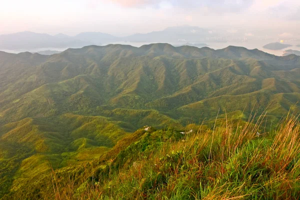 Paisaje (montaña) desde Tiu Tang Lung, Hong Kong, China — Foto de Stock