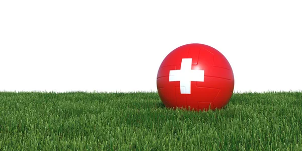 Suiza pelota de fútbol bandera suiza acostado en la copa del mundo de hierba 2018 — Foto de Stock
