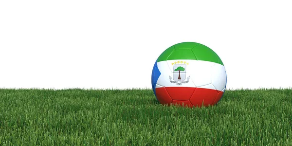 Ισημερινή Γουινέα Γουινέα σημαία μπάλα ποδοσφαίρου, ξαπλωμένη στο γρασίδι — Φωτογραφία Αρχείου