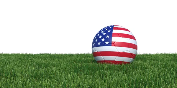 EUA Estados Unidos bandeira bola de futebol deitado na grama — Fotografia de Stock