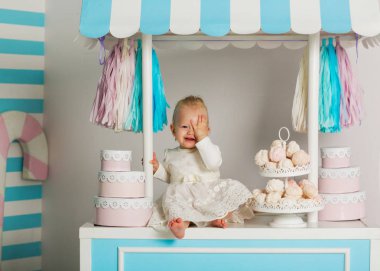 stüdyoda küçük kız