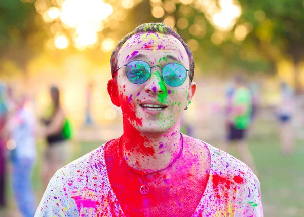 Guys with celebrate holi festival — Stock Photo, Image