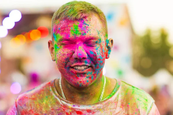Guy with celebrate holi festival — Stock Photo, Image
