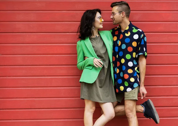 Young Fashionable Couple Red Background — Stock Photo, Image