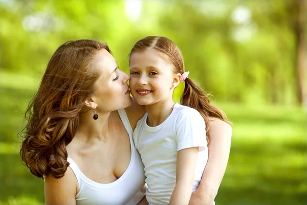 Mother Daughter Hugging Love Playing Park — Stock Photo, Image