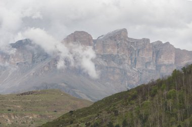 Kafkas Dağları'nın dağ manzarası