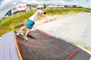 Rampa hile yaparak genç çocuk