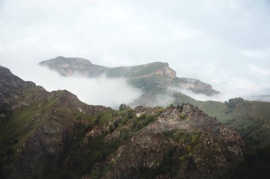 Gorge Kafkasya'da bir güzel sabah peyzaj