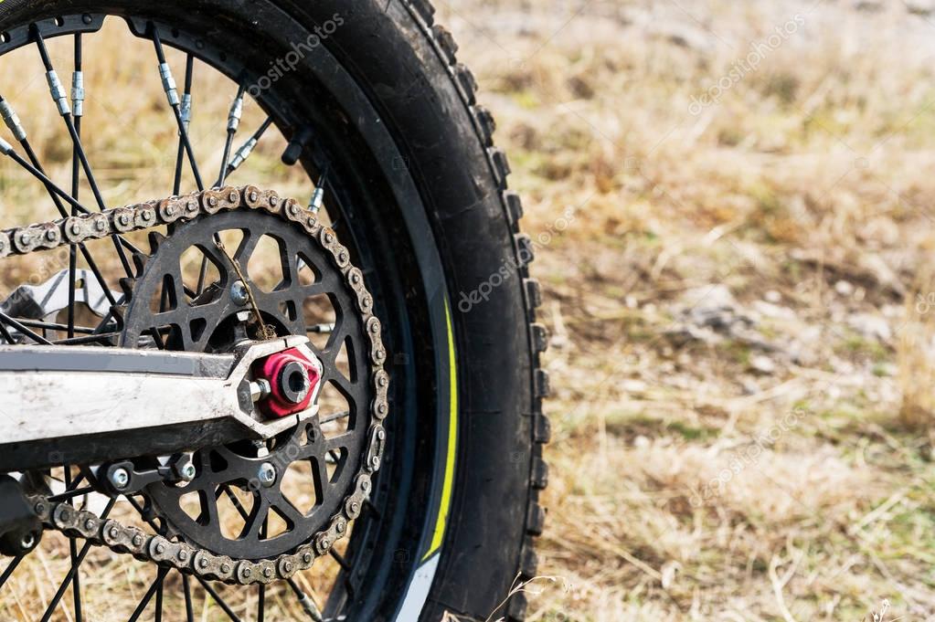 заднее колесо от эндуро. колесо заднее авантис 250. заднее колесо ирбис ттр 250. колесо заднее 18 эндуро балтмоторс. колесо на питбайк заднее 12.