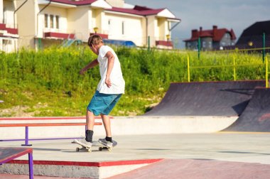 Çocuk el kitabı ve kayma dengede yakalar