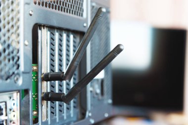Sistem birimi cinsinden bilgisayar PCI yapışık - verici kablosuz ağ wifi için yüklü