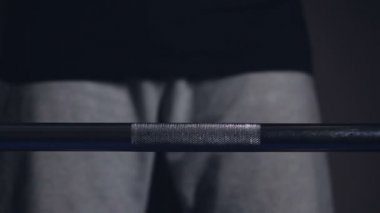 adam kaldırma ağır halter