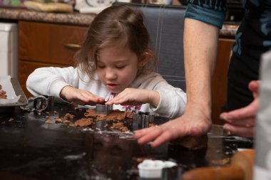 Anne kız birlikte pişirme