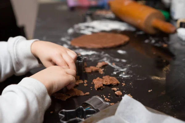 Little Girl Baking — Stock Photo, Image