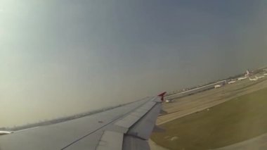 yolcu uçağa uçuş