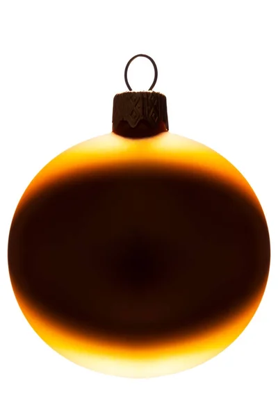 Bola de Natal amarela de uma árvore — Fotografia de Stock