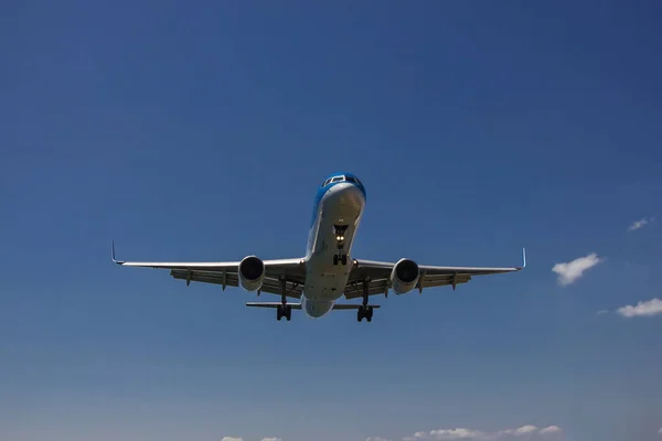 Landung eines Airbus A319 Stockbild
