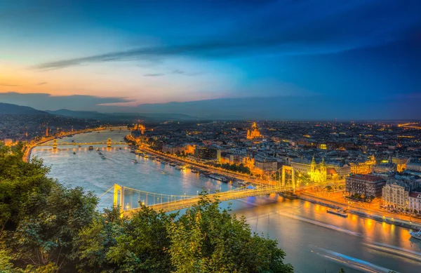 Budapes havadan görünümü