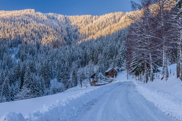 Nevado Paisagem Inverno Com Solcava Estrada Panorâmica Logarska Dolina Eslovénia — Fotografia de Stock