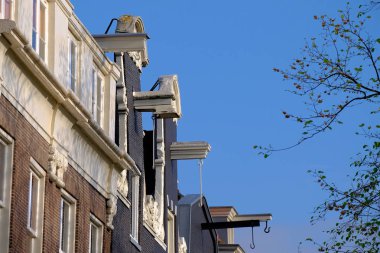 Amsterdam Hollanda'da Hollandalı binaların cephe