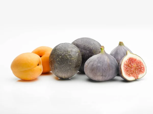Экзотические фруктовые нарезанные — стоковое фото