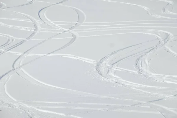 ski tracks