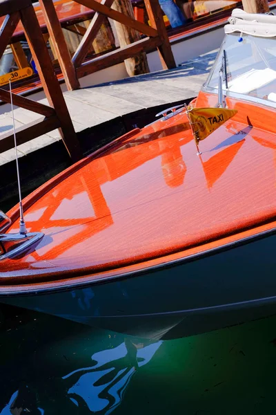 Venezianisches riva taxi — Stockfoto