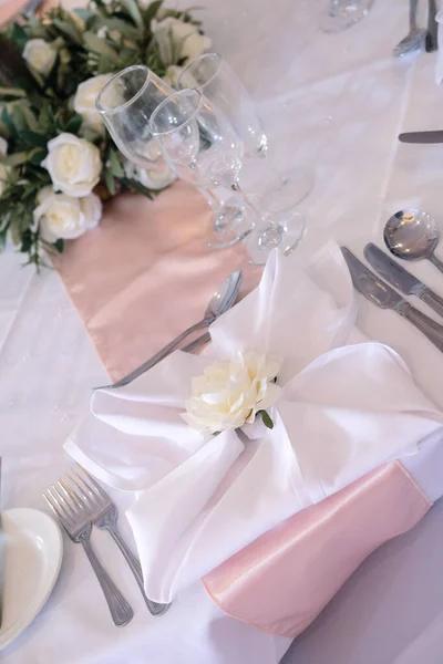 Wedding Table Plsce Setting Detail Napkin Glasses — Stock Photo, Image