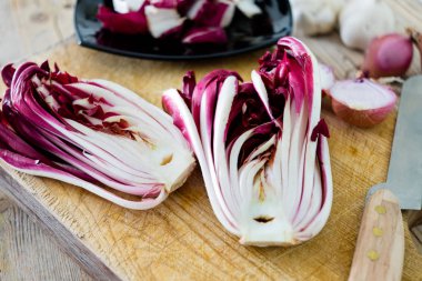 Kırmızı hindiba taze