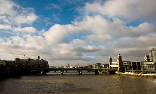 ロンドンのテムズ川の景色 — ストック写真
