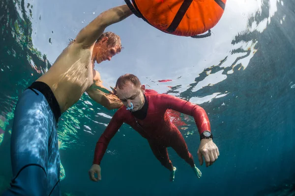 Underwater Shot Free Divers Training Low Water Tropical Sea Amed — Stock Photo, Image