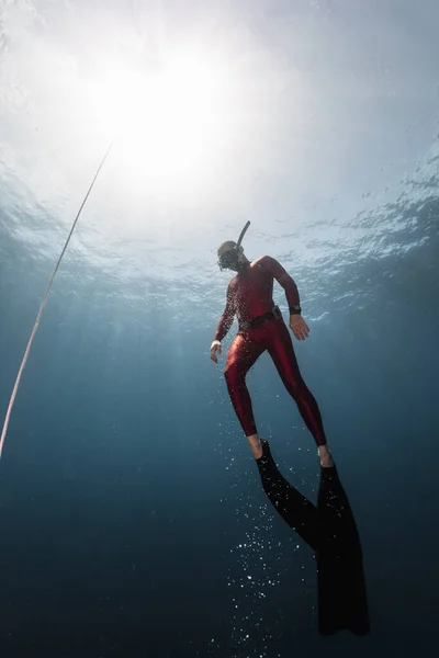 Underwater Shot Ascending Free Diver Free Immersion Discipline — Stock Photo, Image