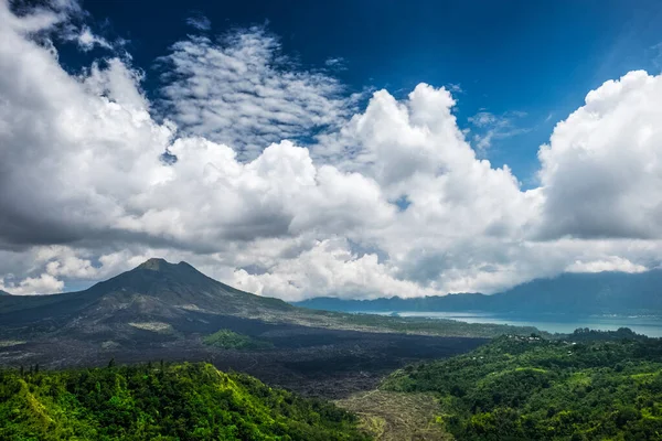 Caldeira Vulcão Batur Dia Ensolarado Com Nuvens Bali Island Indonésia — Fotografia de Stock