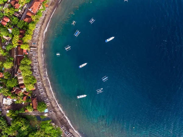 Luftaufnahme Einer Ruhigen Lagune Mit Booten Und Gebäuden Ufer Bali — Stockfoto