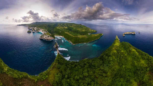 Luftpanorama Den Klippefyldte Kystlinje Øen Nusa Penida Bali Indonesien - Stock-foto