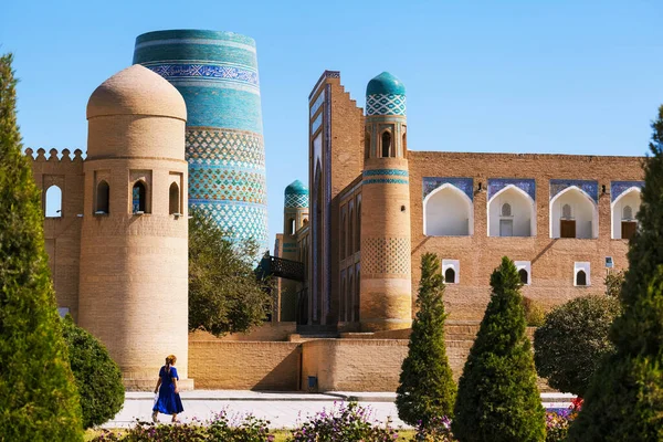 Orientaliska Byggnader Med Träd Staden Itchan Kala Khiva Uzbekistan — Stockfoto
