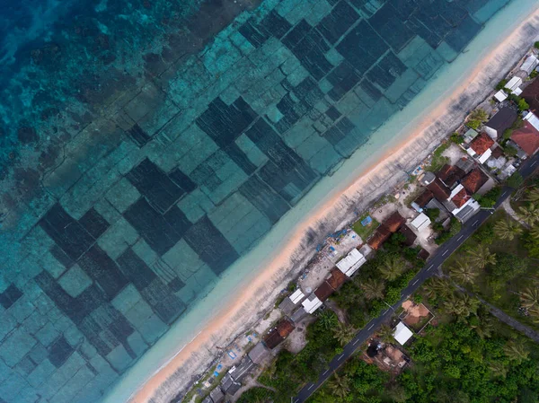 Letecký Snímek Pobřeží Ostrova Nusa Penida Zahradami Mořských Řas Indonesia — Stock fotografie